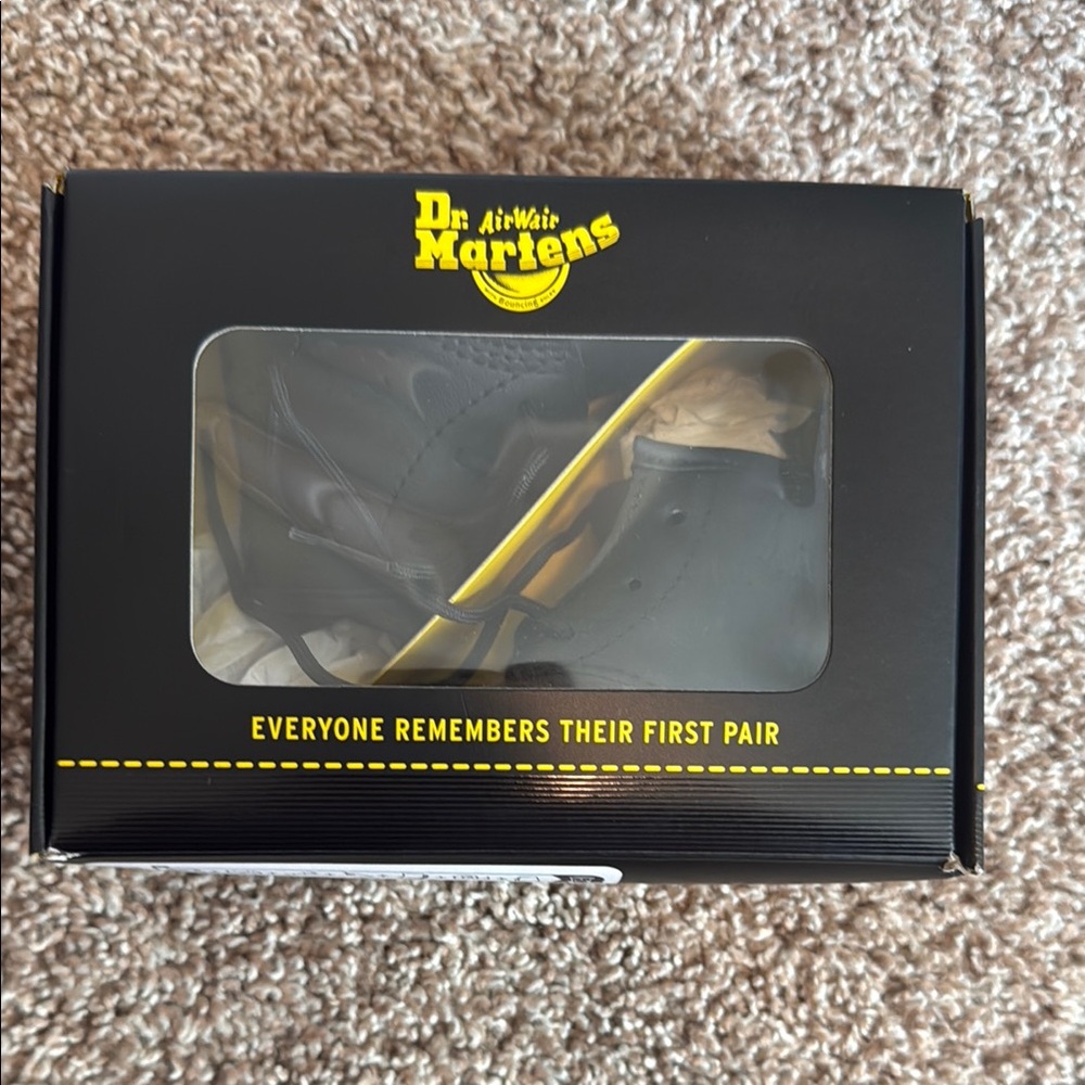 Dr. Martens Unisex-Baby 1460 Crib (Infant/Toddler) Boots, Sz 2 infant
